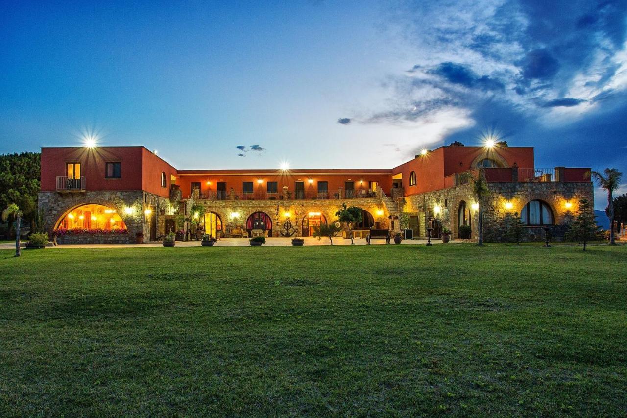 Agriturismo Donna Germana Ciro Marina Bagian luar foto